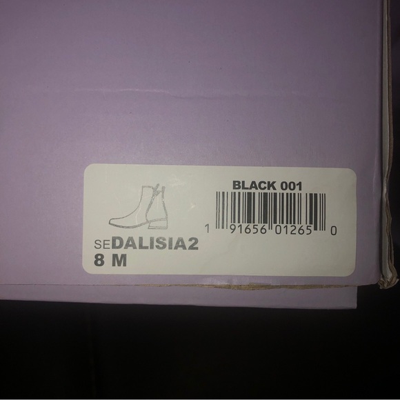 Easy spirit sz 8 M.  Black suede. In box with packaging materials.  Dalisia2 - Picture 11 of 13
